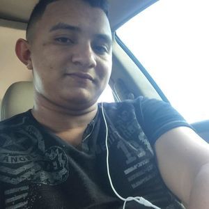 Meet your Posher, Enmanuel